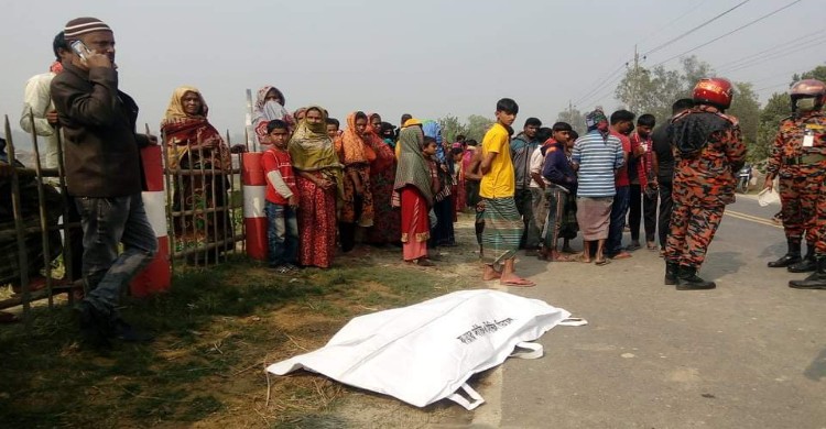 টাঙ্গাইলে ট্রাক-&zwnj;মোটরসাইকেল সংঘ&zwnj;র্ষে নি